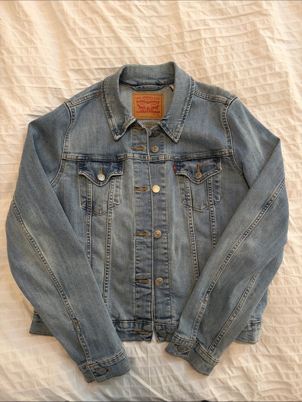 🩵Levi's Light Blue Denim Trucker Jacket
